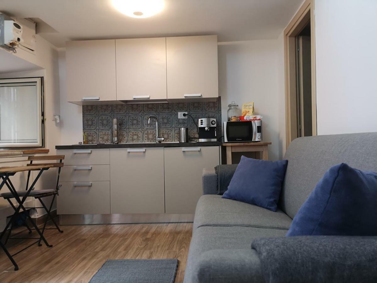 Frida - One-Bedroom Apartment By Piazza Duomo Catania Bagian luar foto