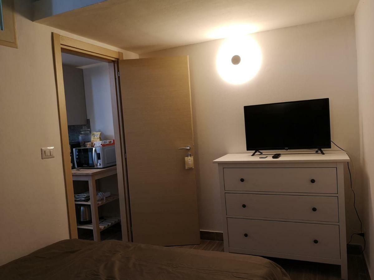Frida - One-Bedroom Apartment By Piazza Duomo Catania Bagian luar foto